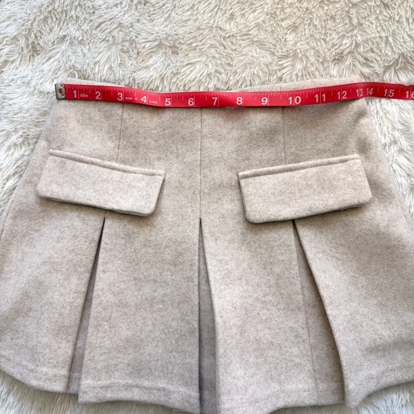 NWT Altar’d State XS Oatmeal Megan Welt Pocket Cheer Skirt Skort - Picture 6 of 11